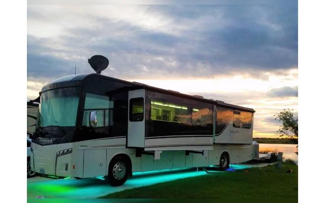 2019 Winnebago Horizon 40A Class A RV For Sale In Gilman City, Missouri  64642