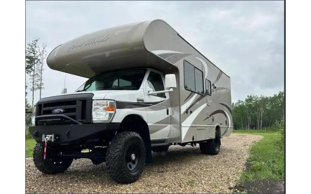 2014 Thor Motor Coach Four Winds 26F Class C RV For Sale In Beaverlodge, Alberta Canada T0H 0C0