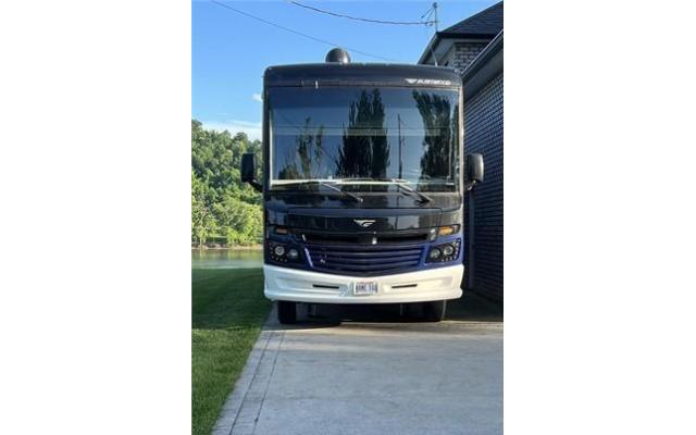 2018 Fleetwood Bounder 35K Class A RV For Sale in Proctorville, Ohio 45669