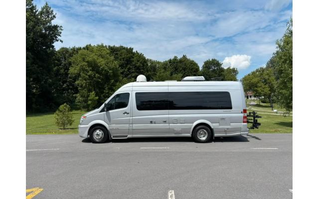 2014 Airstream Interstate 3500 EXT – For Sale in Beaconsfield, QC H9W 5E8