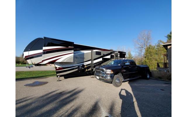 2021 Grand Design Solitude 375RES – For Sale in Palgrave, Ontario, Canada (L0N 1P0)