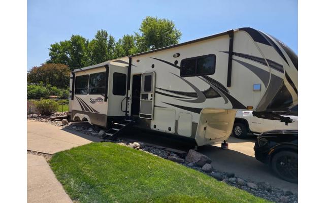 2020 Grand Design Solitude 3740BH Fifth Wheel For Sale In Blair, Nebraska 68008